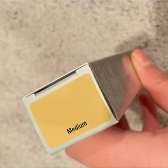 IT Cosmetics   CC+ Cream with SPF 50+ shade medium - Picture 3 of 6